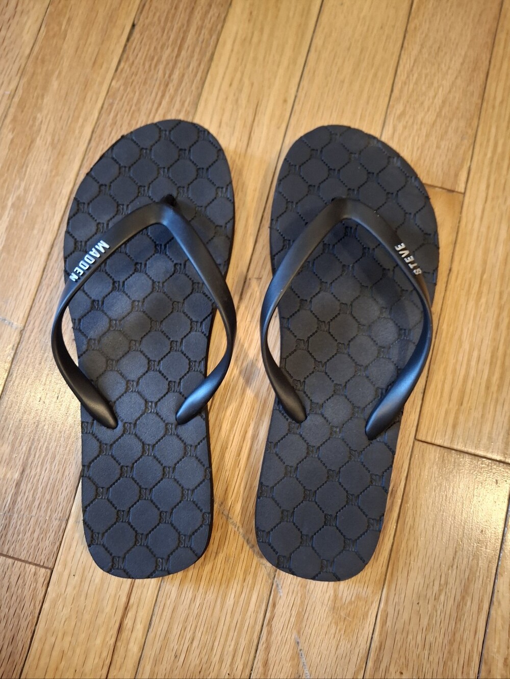 Steve Madden Black Flip-Flop Sandals with Textured Footbed